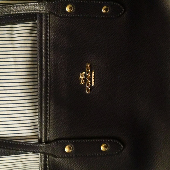 Coach Navy Blue Tote bag with gold hardware - Picture 2 of 13